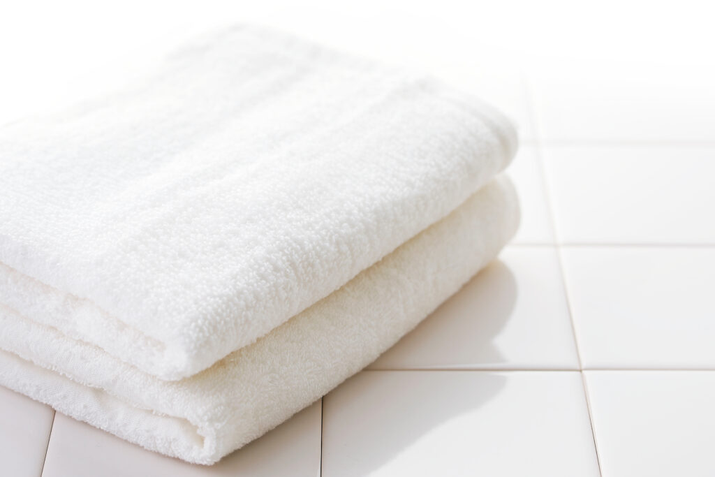 畳まれた白いタオル